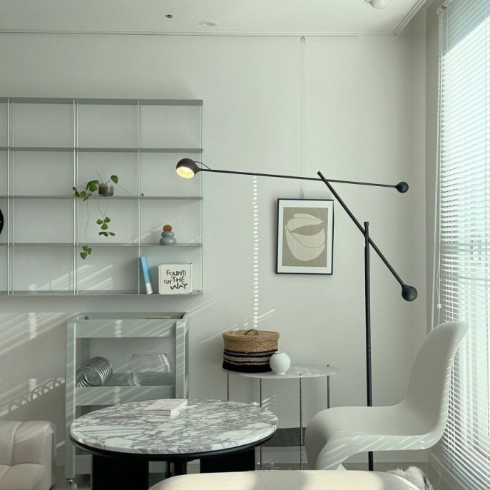 Artemide IXA FLOOR LAMP 아르떼미데 익사 플로어 램프 - 메인 이미지