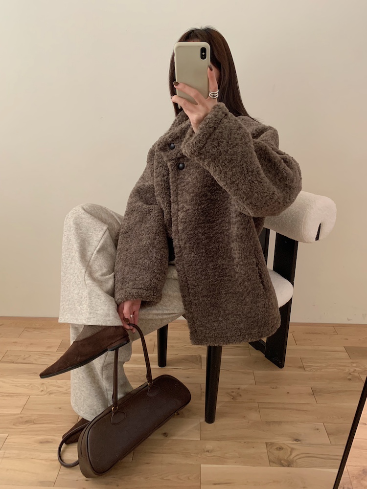가을 겨울 도톰 따뜻 뽀글이 스탠드 카라 루즈핏 싱글 브레스티드 양털 베이직 꾸안꾸룩 여친룩 코트 자켓 124122701 상세 이미지 52