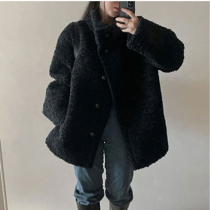 가을 겨울 도톰 따뜻 뽀글이 스탠드 카라 루즈핏 싱글 브레스티드 양털 베이직 꾸안꾸룩 여친룩 코트 자켓 124122701 상세 이미지 54