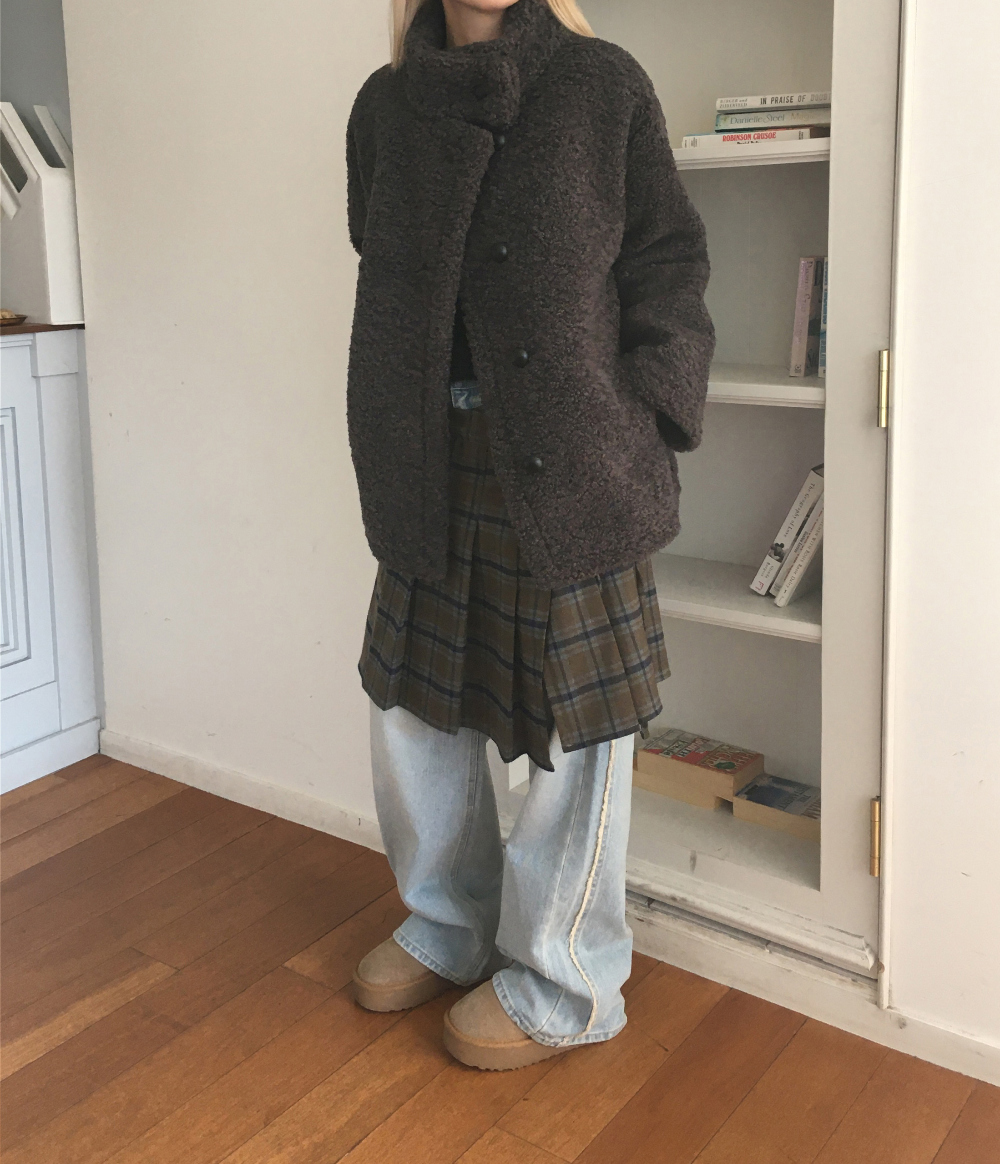 가을 겨울 도톰 따뜻 뽀글이 스탠드 카라 루즈핏 싱글 브레스티드 양털 베이직 꾸안꾸룩 여친룩 코트 자켓 124122701 상세 이미지 60