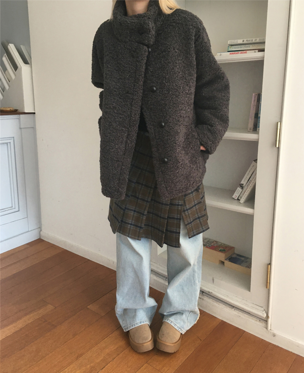 가을 겨울 도톰 따뜻 뽀글이 스탠드 카라 루즈핏 싱글 브레스티드 양털 베이직 꾸안꾸룩 여친룩 코트 자켓 124122701 상세 이미지 58