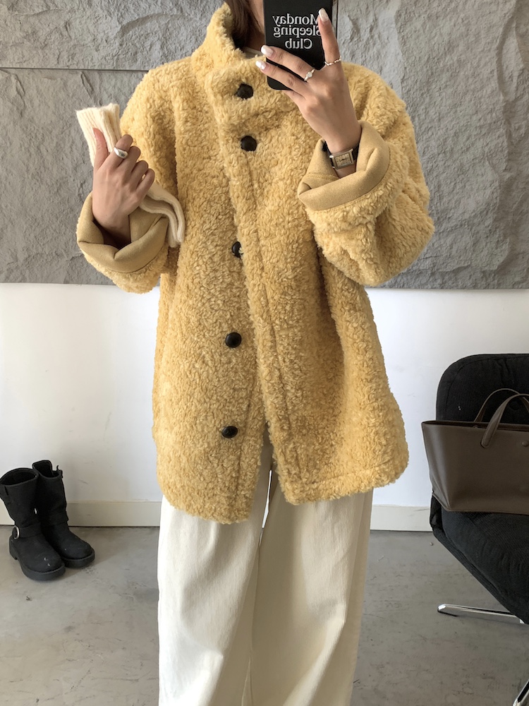 가을 겨울 도톰 따뜻 뽀글이 스탠드 카라 루즈핏 싱글 브레스티드 양털 베이직 꾸안꾸룩 여친룩 코트 자켓 124122701 상세 이미지 17