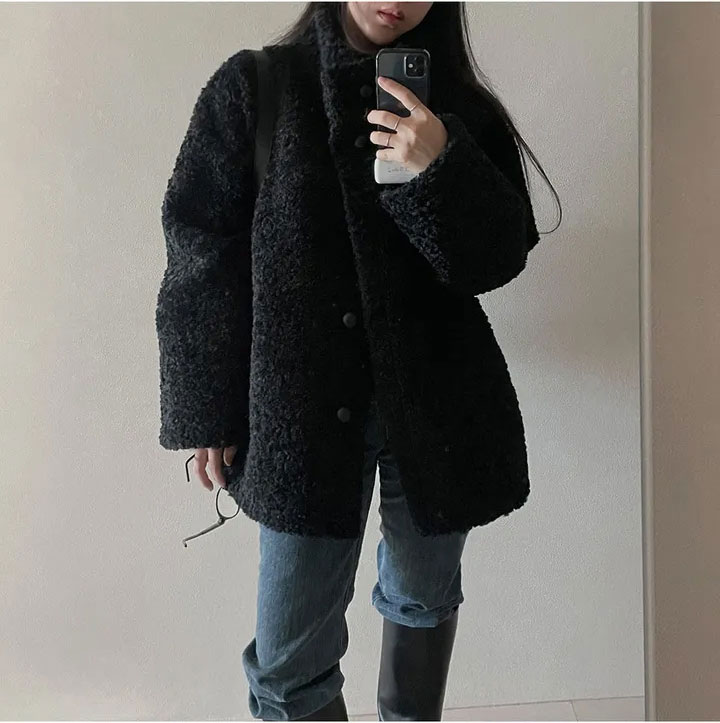 가을 겨울 도톰 따뜻 뽀글이 스탠드 카라 루즈핏 싱글 브레스티드 양털 베이직 꾸안꾸룩 여친룩 코트 자켓 124122701 상세 이미지 56