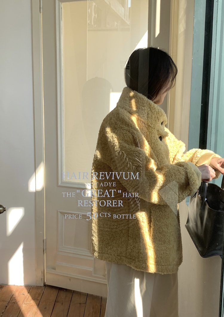 가을 겨울 도톰 따뜻 뽀글이 스탠드 카라 루즈핏 싱글 브레스티드 양털 베이직 꾸안꾸룩 여친룩 코트 자켓 124122701 상세 이미지 16