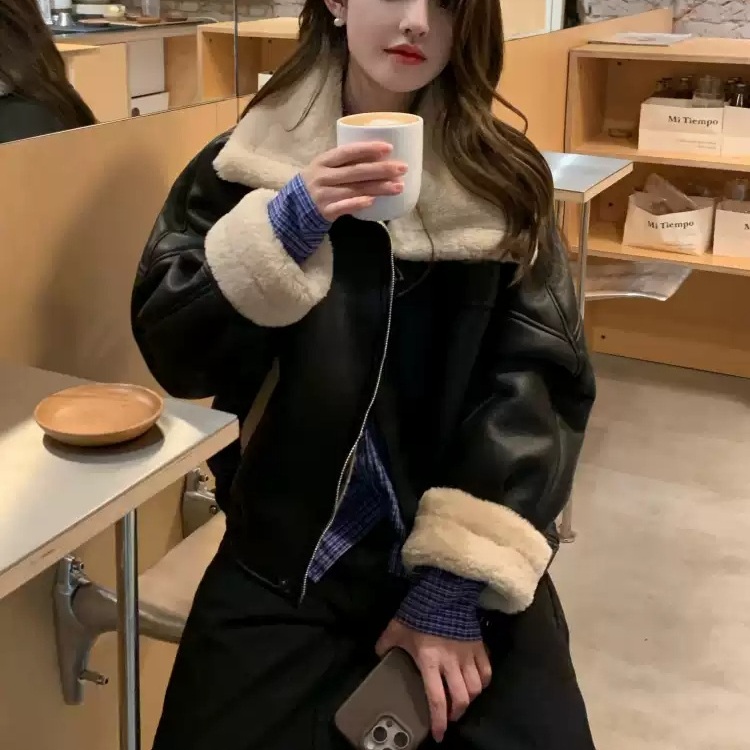 김민경 자켓 무스탕 인스타그램 레더 빅사이즈 의상 옷 패션 - 메인 이미지