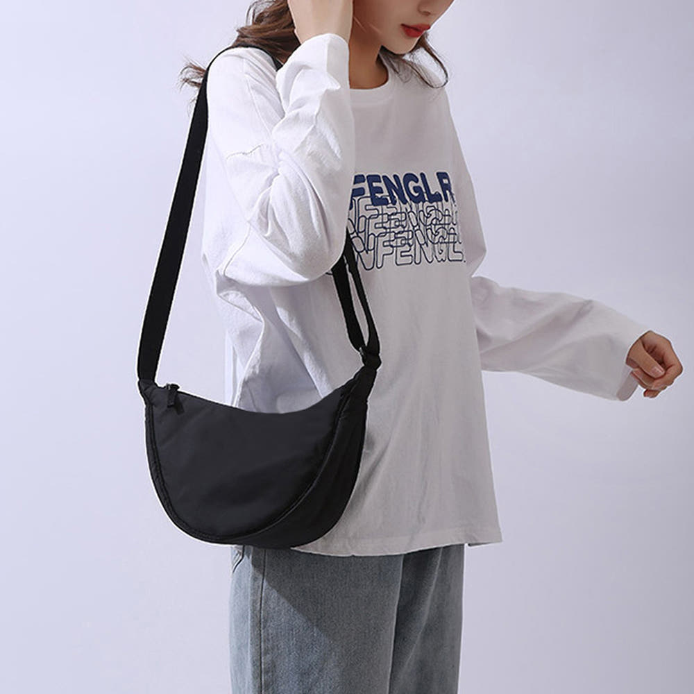 여성 나일론 미니 반달 여행용 크로스백 해외 여행 크로와상백 핸드폰 슬링백 가방