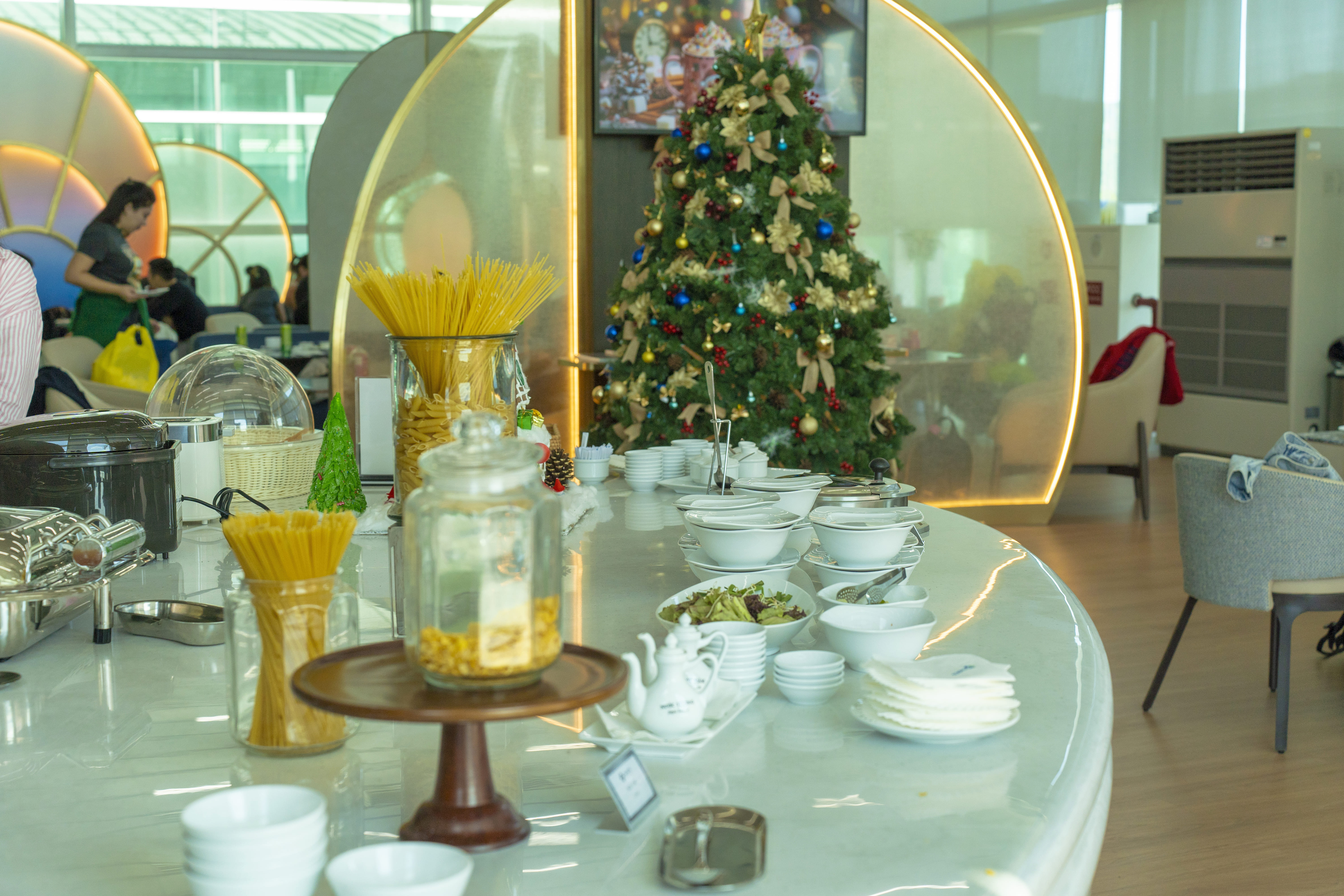 푸꾸옥 공항 라운지 입장권 더 센즈 휴식공간 식당