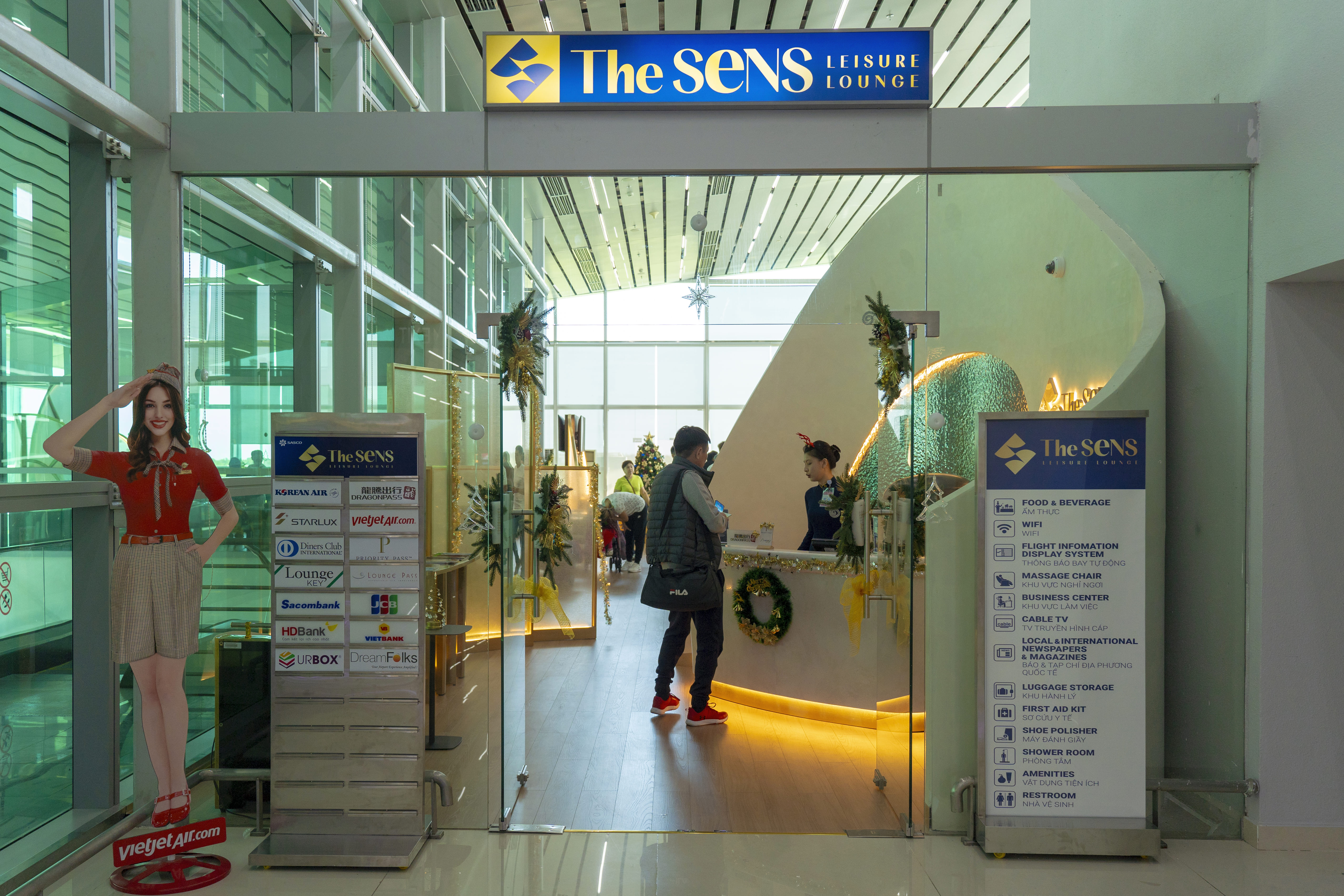 푸꾸옥 공항 라운지 입장권 더 센즈 휴식공간 식당