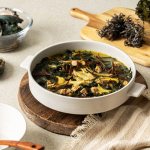 여수해적 진도산 뜸북 전복 미역국 밀키트 250g, 2개 맛있게 먹은 솔직 후기 - 상품 이미지 3