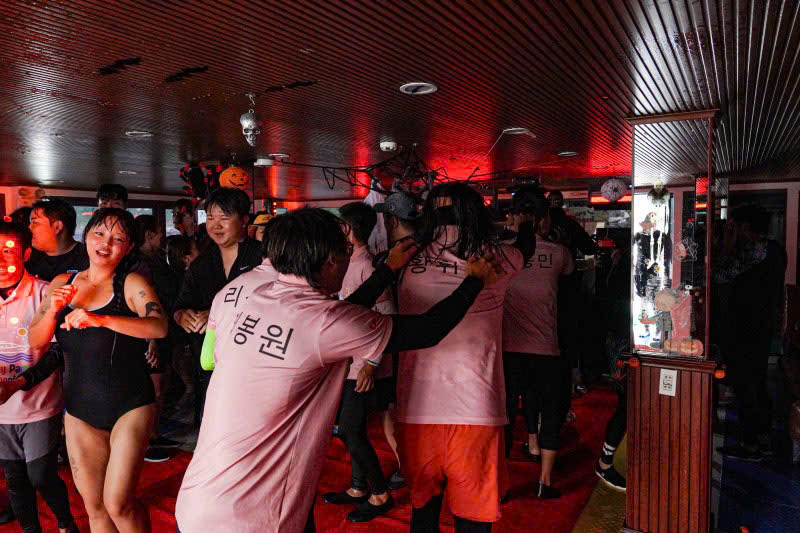 나트랑 호핑투어 크레이지 요트 미니비치 투어 무제한 맥주와 BBQ파티