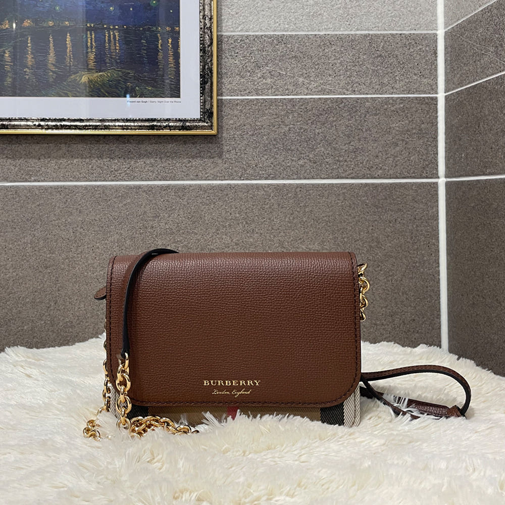 [마지막재고 10% 추가] 버버리 가방 햄프셔 숄더 크로스백