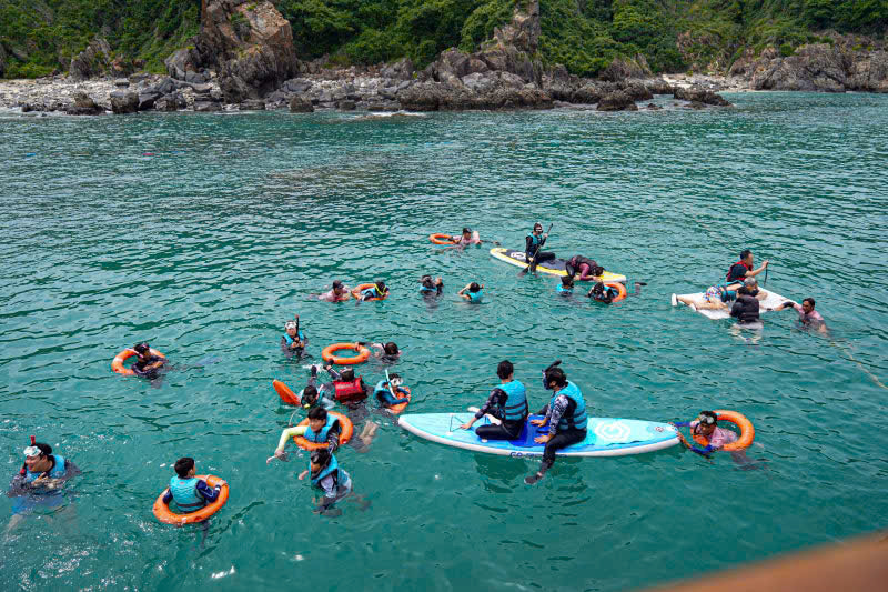 나트랑 호핑투어 크레이지 요트 미니비치 투어 무제한 맥주와 BBQ파티