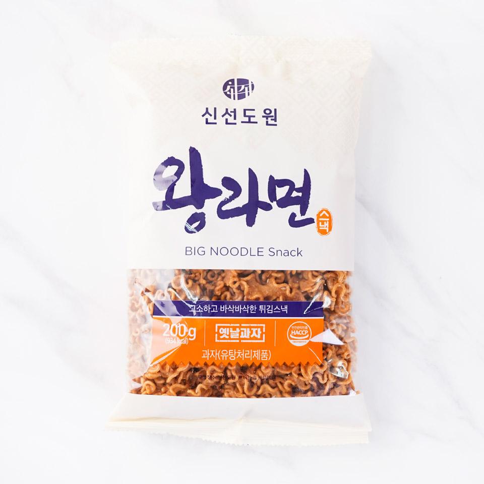 메가마트 신선도원 왕라면스낵 200g - 메인 이미지