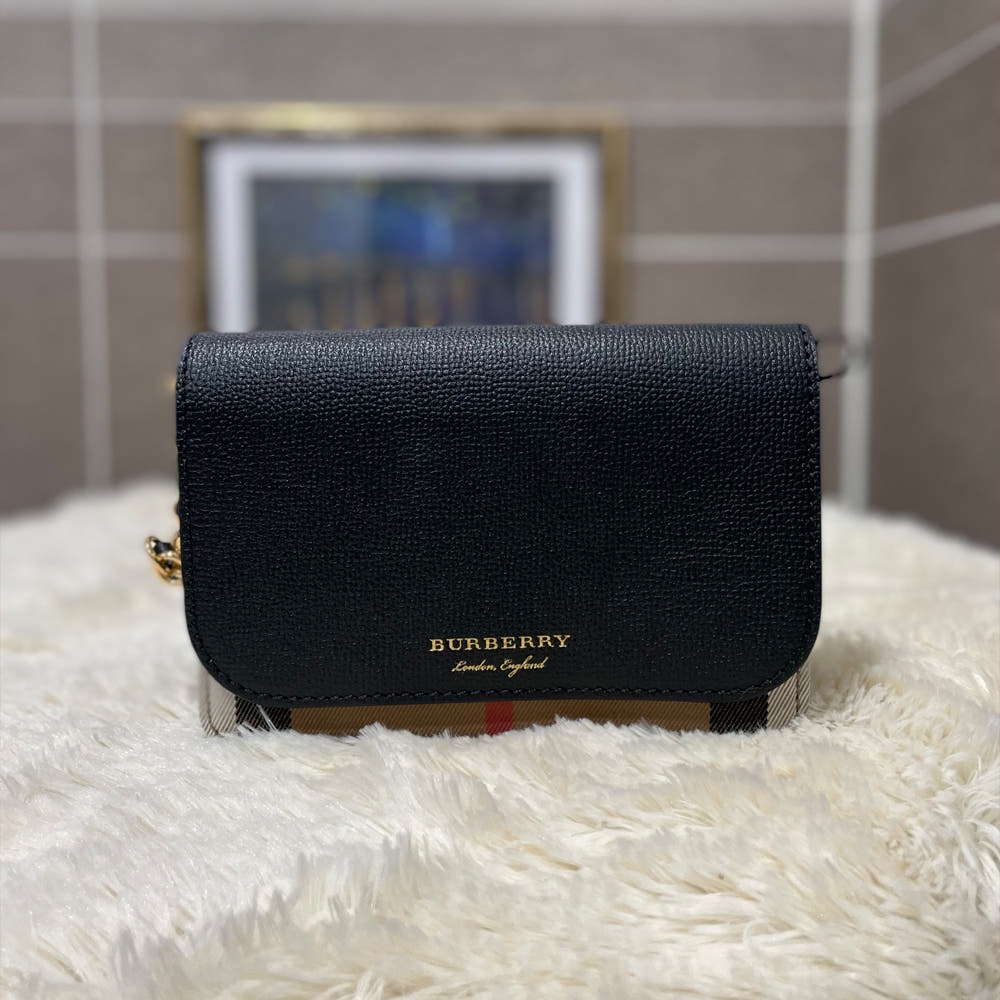 [마지막재고 10% 추가] 버버리 가방 햄프셔 숄더 크로스백