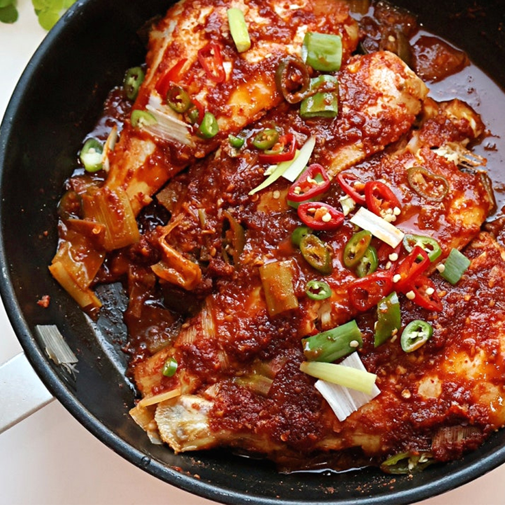 [포항맛집]반건조 매콤 가자미조림 1.2kg 3인분 / 냉장 야채포함 해와바다 - 상품 이미지