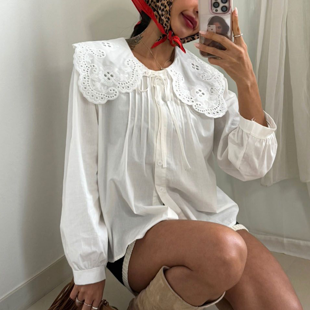 옷자락 여자 봄 펀칭 레이스 빅카라 핀턱 리본 흰색 블라우스 - 상품 이미지