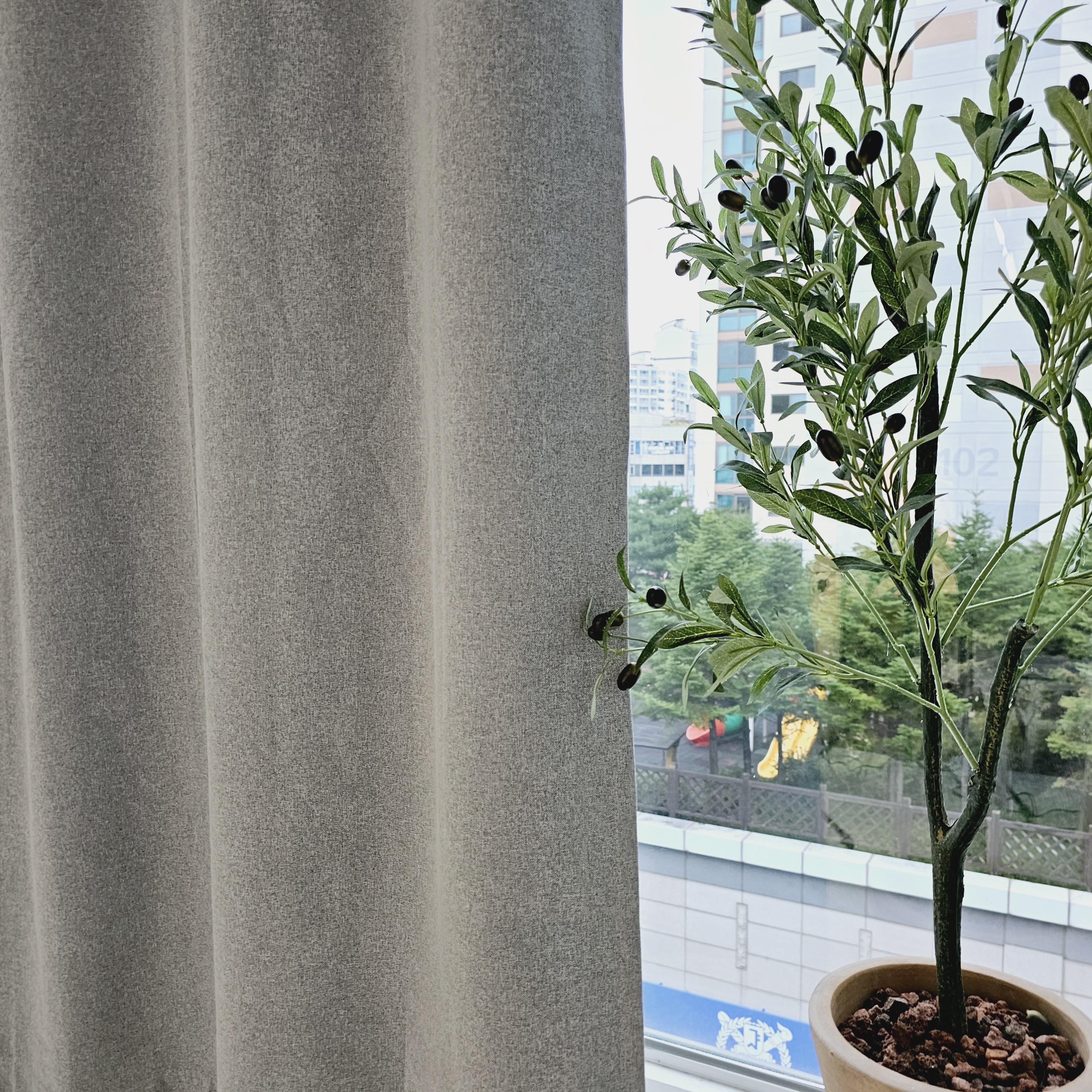 차광율99.99% 암막커튼 창문형 라이트그레이, 130X165cm