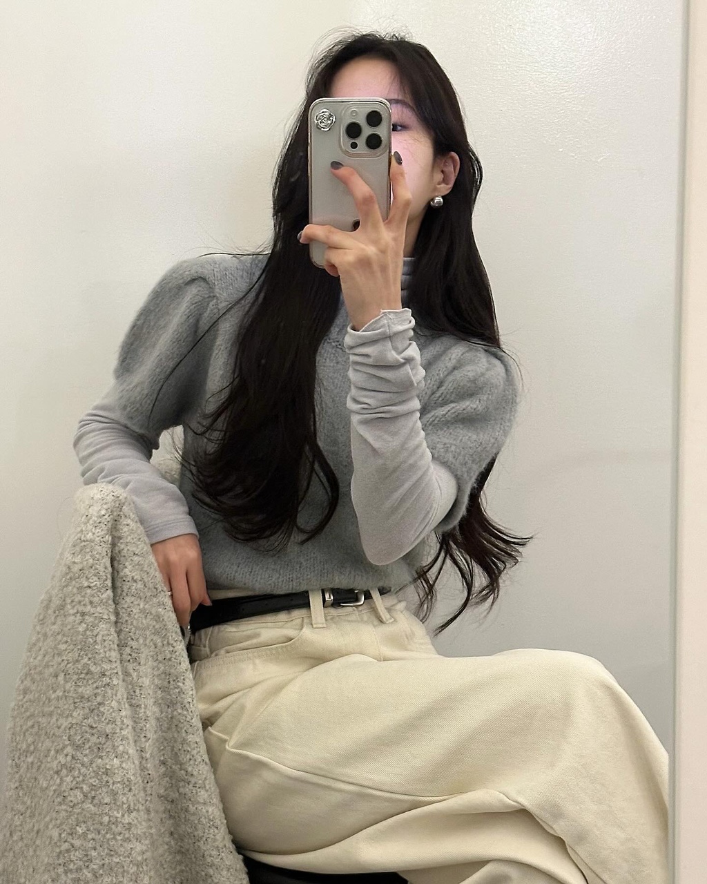 모로 여성 라운드 레이어드 이너 크롭 퍼프 셔링 핀턱 반팔 니트 - 상품 이미지