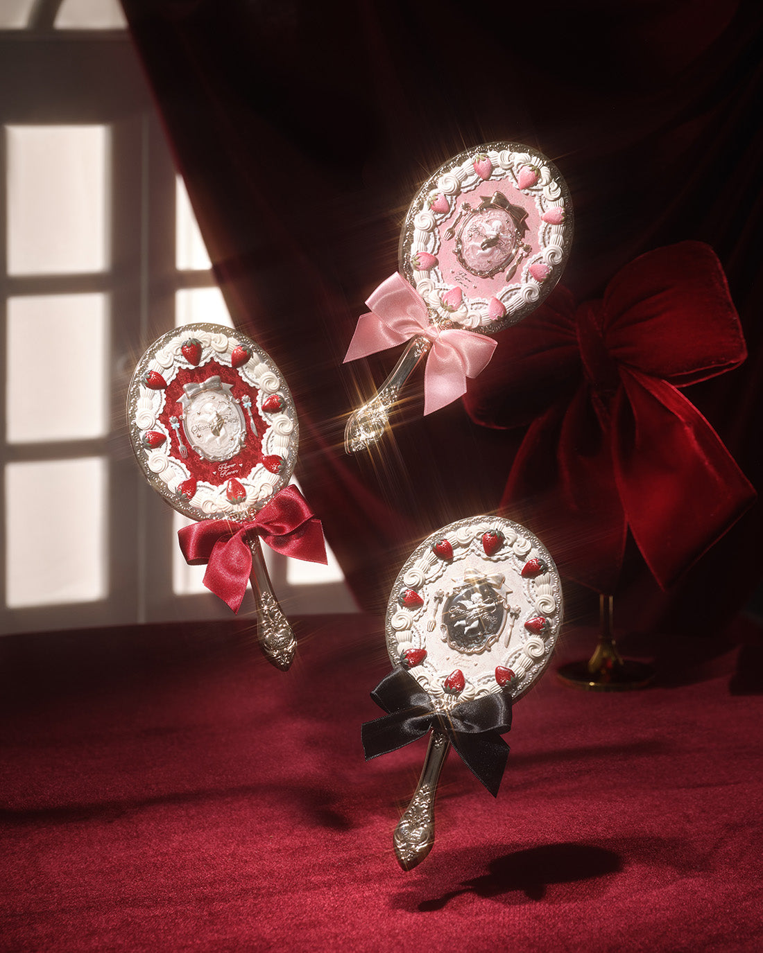 flowerknows 플라워노즈 스트로베리 큐피드 거울 한정판 손거울 - 상품 이미지