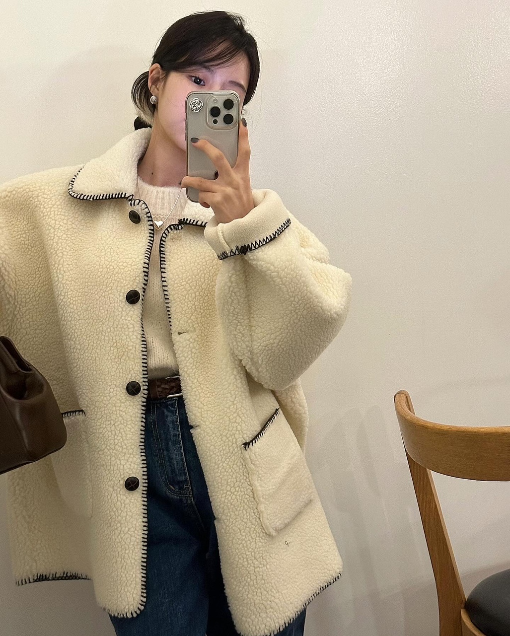 다코베 여성 오버핏 하객룩 출근룩 오피스룩 루즈핏 뽀글이 양털 스티치 무스탕 하프 싱글 카라 코트 상세 이미지 28