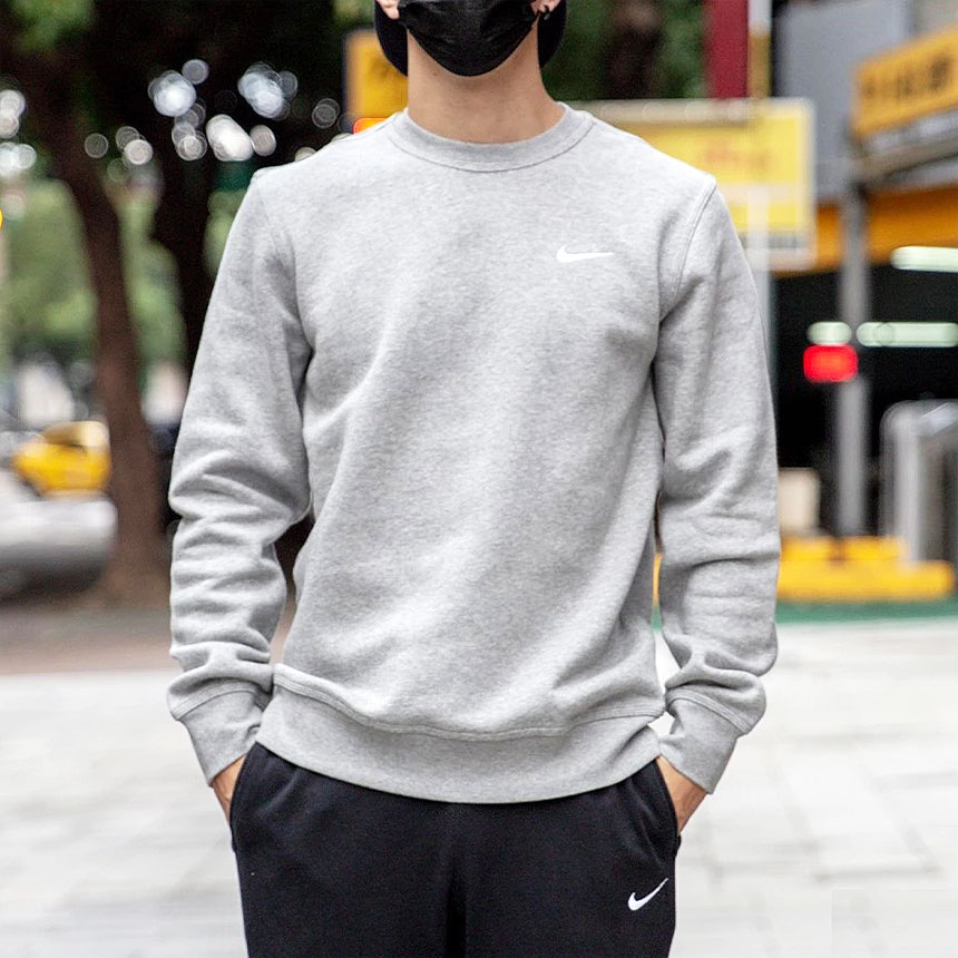 [창고정리] 나이키 클럽 스우시 남자 기모 맨투맨 긴팔 티셔츠 그레이 이미지 4