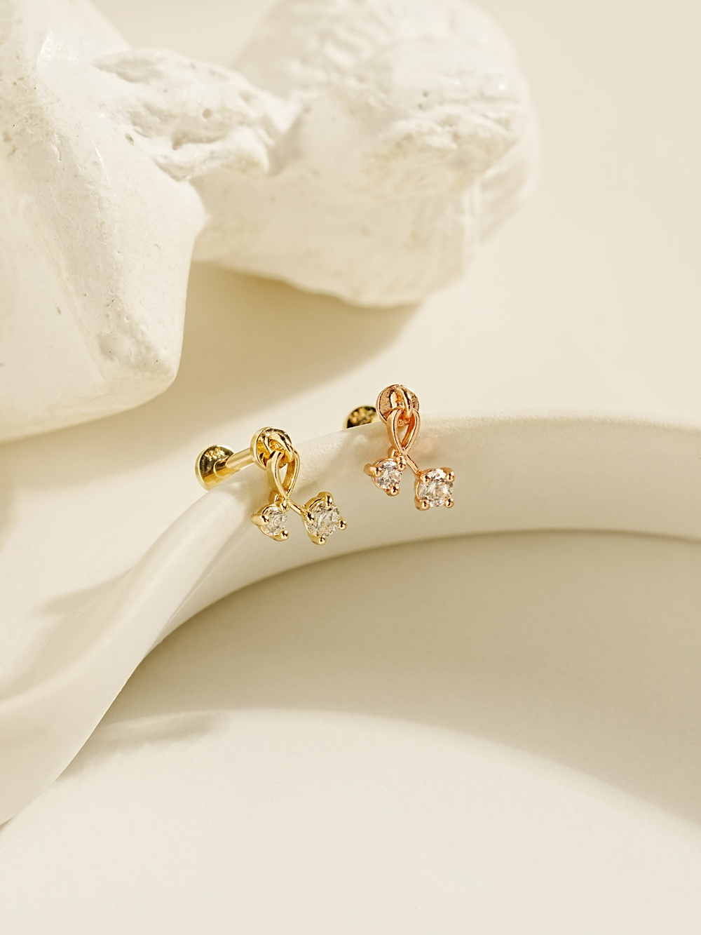 [0.8mm]14K 인터널 큐빅 앵두 드롭 라블렛 피어싱 귀걸이 - 상세 이미지 2