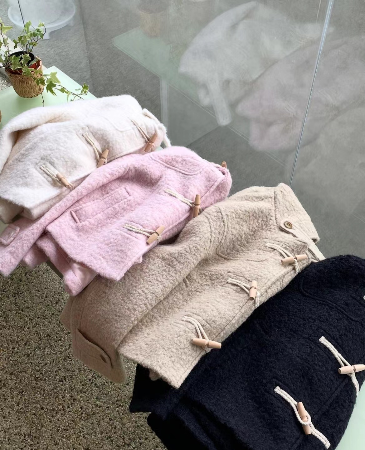 큐티룩 캐주얼룩 꾸안꾸룩 버클 떡볶이 코트 세미 크롭 데일리 귀여운 뽀글이 가을 겨울 자켓 125010303 상세 이미지 9