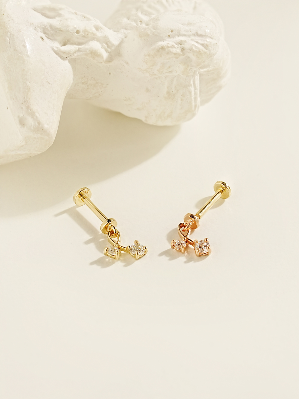 [0.8mm]14K 인터널 큐빅 앵두 드롭 라블렛 피어싱 귀걸이 - 상세 이미지 3