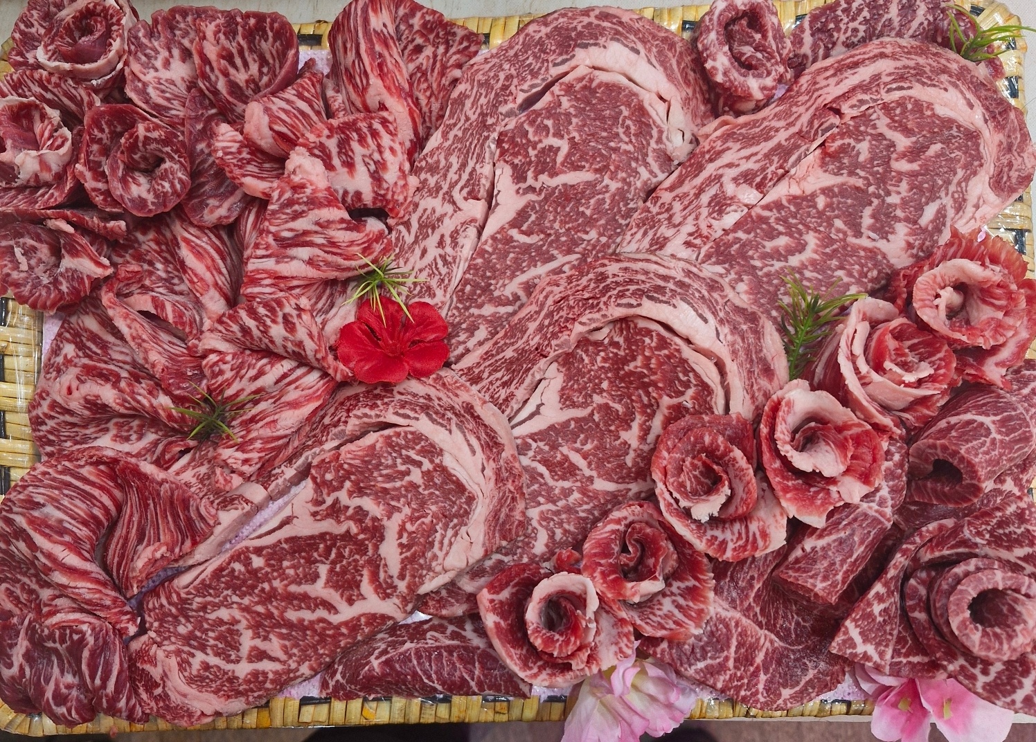 1등급 한우 암소 선물세트 1.2kg 꽃등심 살치살 갈비살 명절 선물 - 상세 이미지 5