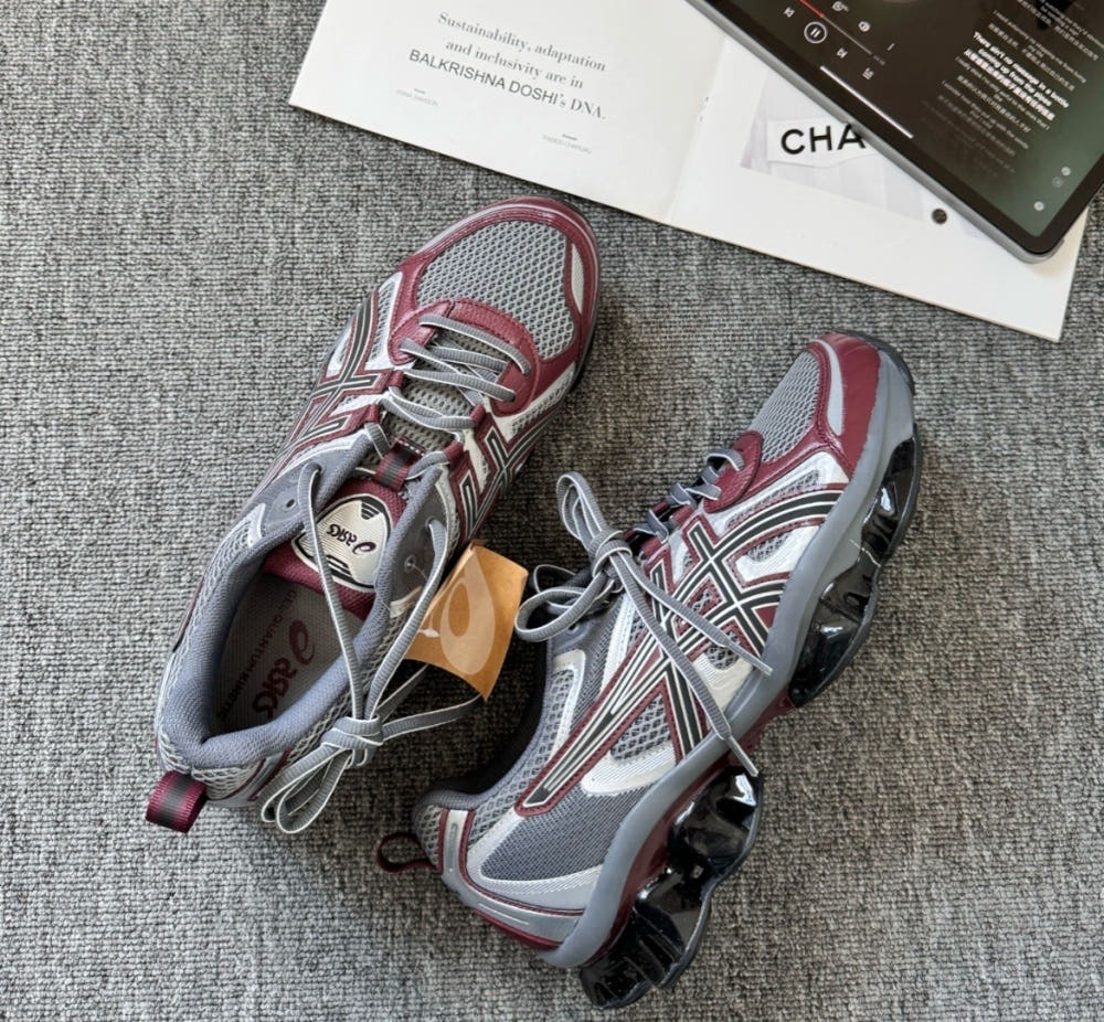 아식스 X 키코 젤 퀀텀 키네틱 운동화 다크체리 1203A270-024