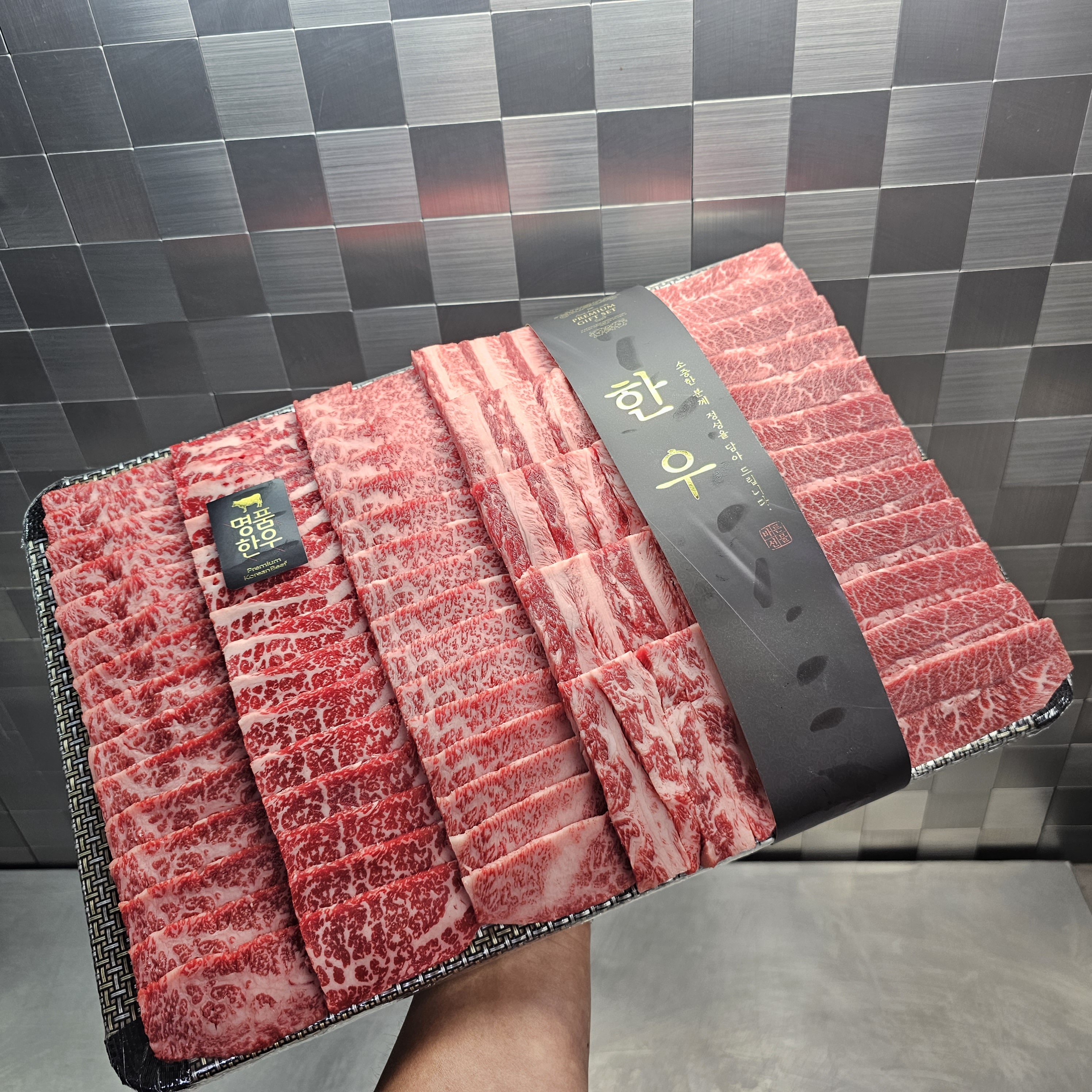 특상 노출형 투플러스등급 OMACASE 한우선물세트 4호 920g 업진꽃살 채끝 낙엽살 - 상세 이미지 3