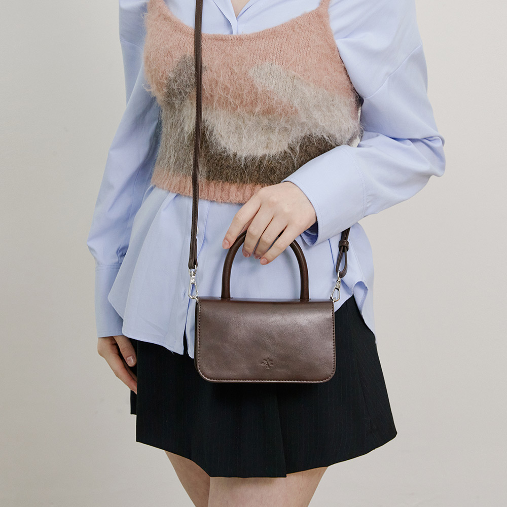 몽삭 베리 탑핸들 크로스바디 아이폰 미니백 다크브라운 AP12-2431-DB