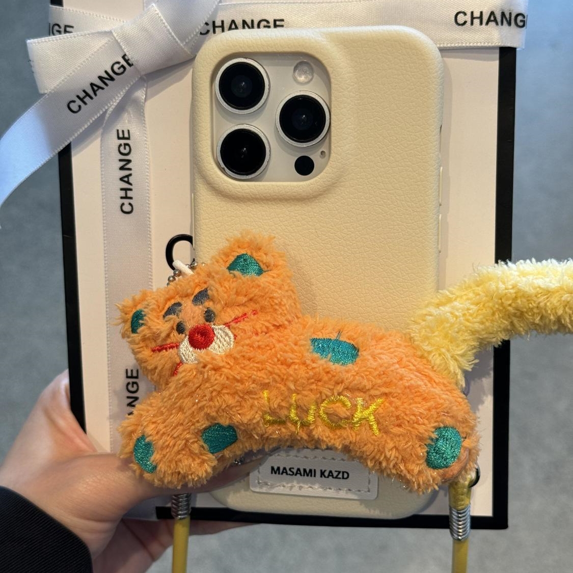 [5색] 새해 복슬복슬 럭키 플리스 고양이 패치 디자인 아이폰14ProMax 케이스 iPhone15Pro 신상 13 여성용 12 소프트 젤리 11 아이폰16 애플폰케이스 - 상세 이미지 3