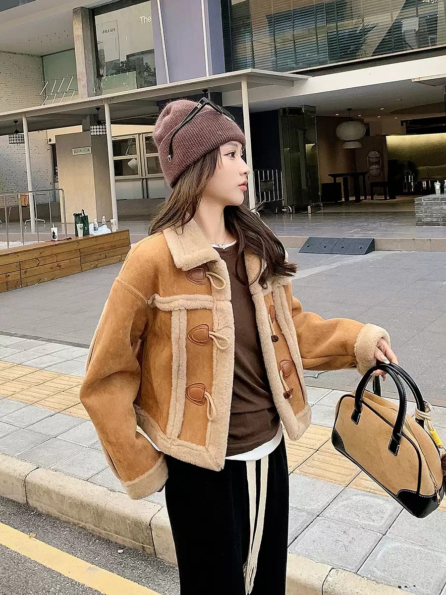 짧은 스웨이드 점퍼 인조모피 안감 코트 키작녀 힙한 클래식 디자인 데이트 가을 겨을 브라운 - 상세 이미지 2
