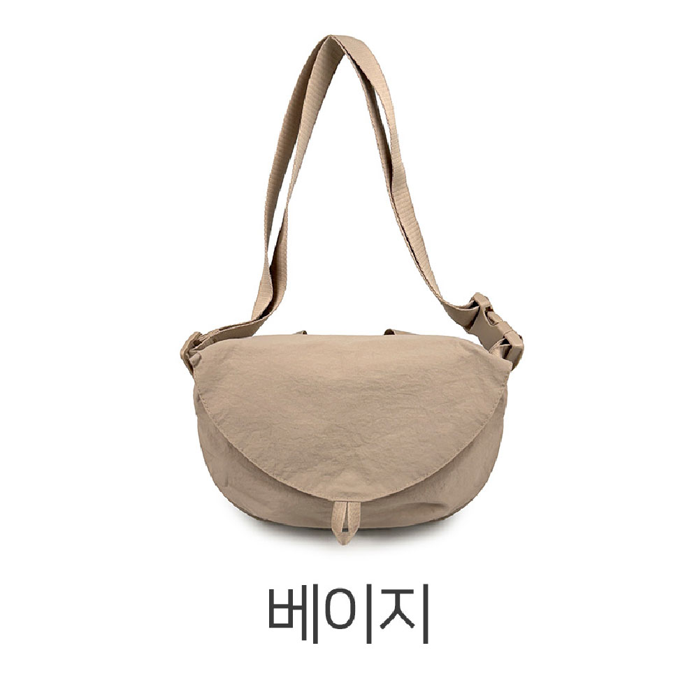 반달 크로스백 가벼운 덮개형 캐주얼 라운드 무지 경량 크로스 가방 - 상세 이미지 3