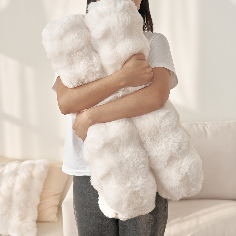 [깜짝특가] 몽글몽글 밍크 라떼 원형 바디필로우 롱베개 긴베개 겨울 원형