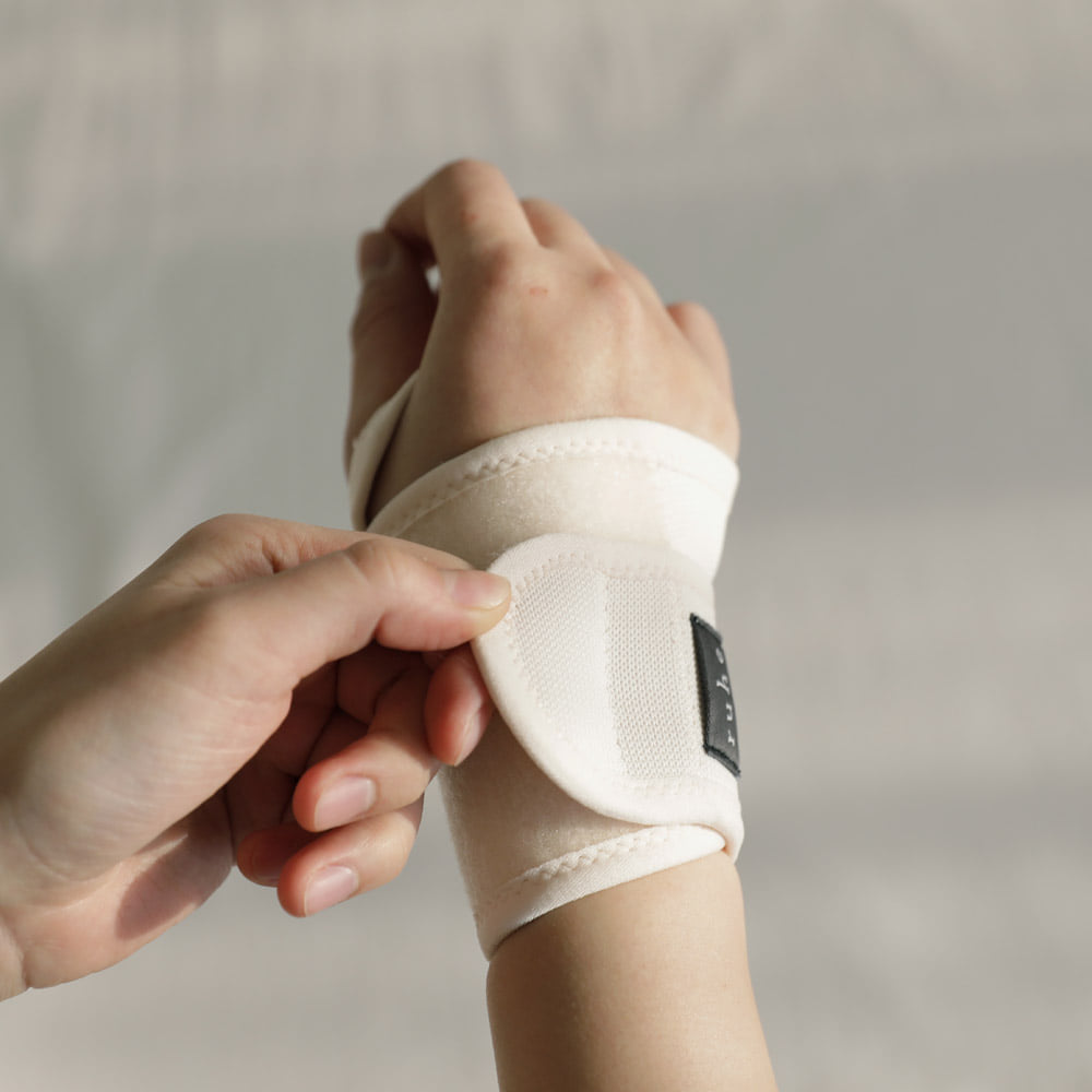 임산부손목보호대 산모 출산선물 산후 손목아대 피넛버터젤리 2개입