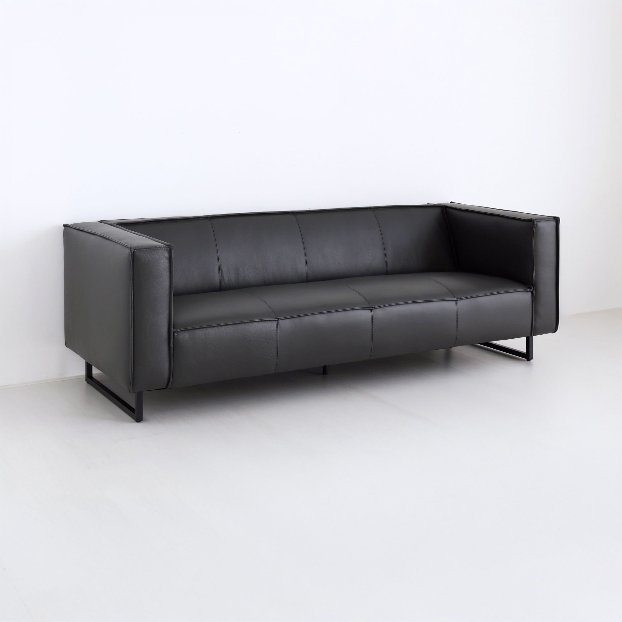 MATTONI 3인 이태리 가죽소파 건메탈 3950.0090