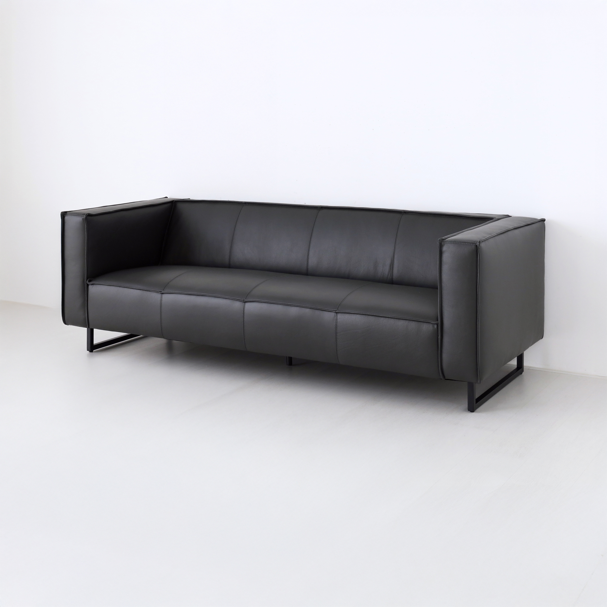 MATTONI 3인 이태리 가죽소파 건메탈 3950.0090