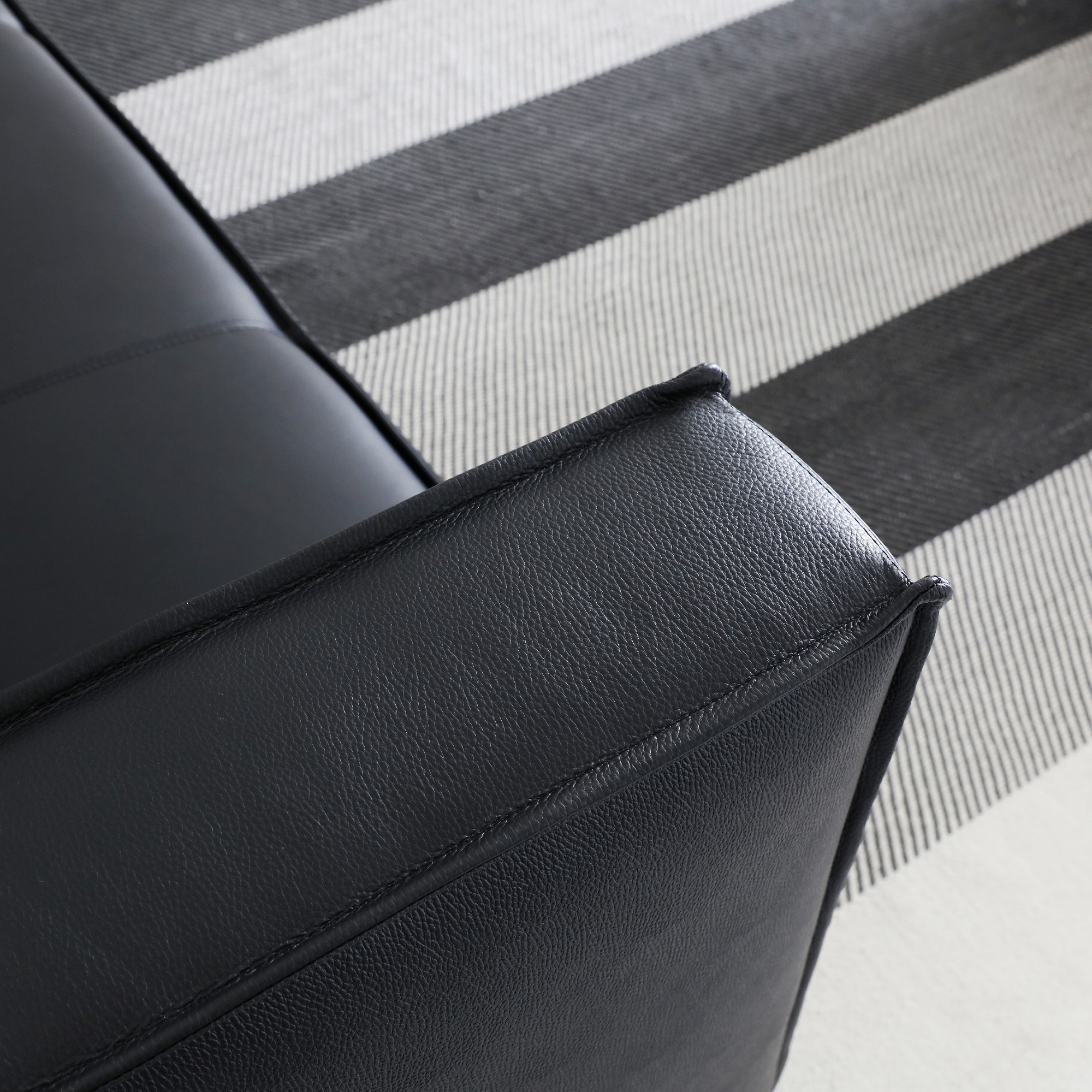 MATTONI 3인 이태리 가죽소파 리치블랙 9651.8494