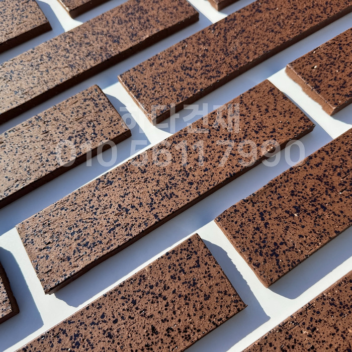 잉크 마블 점토타일 240x60x11T 브라운 / 하다건재