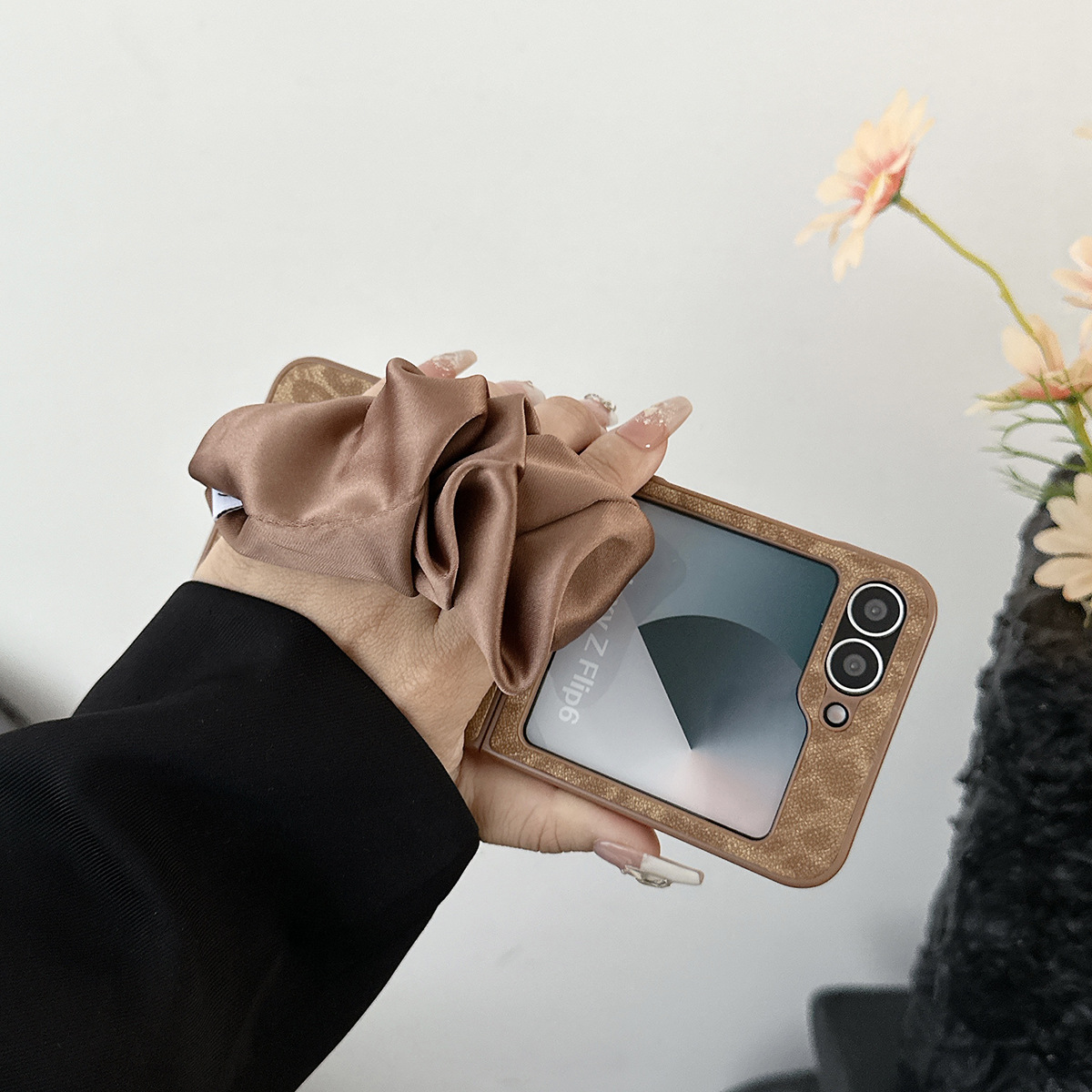 삼성 갤럭시 Z Flip6 레오파드 무늬 곱창 밴드 스트랩 호피 포인트 삼성폴더블폰케이스 - 상세 이미지 3