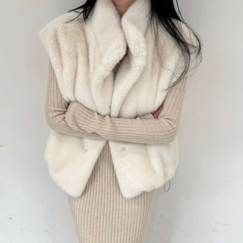 하이넥 루즈핏 인조 퍼 여자 조끼 에코 페이크퍼 - 상세 이미지 3