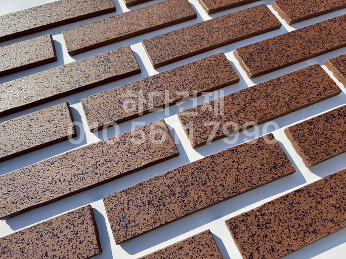 잉크 마블 점토타일 240x60x11T 브라운 / 하다건재