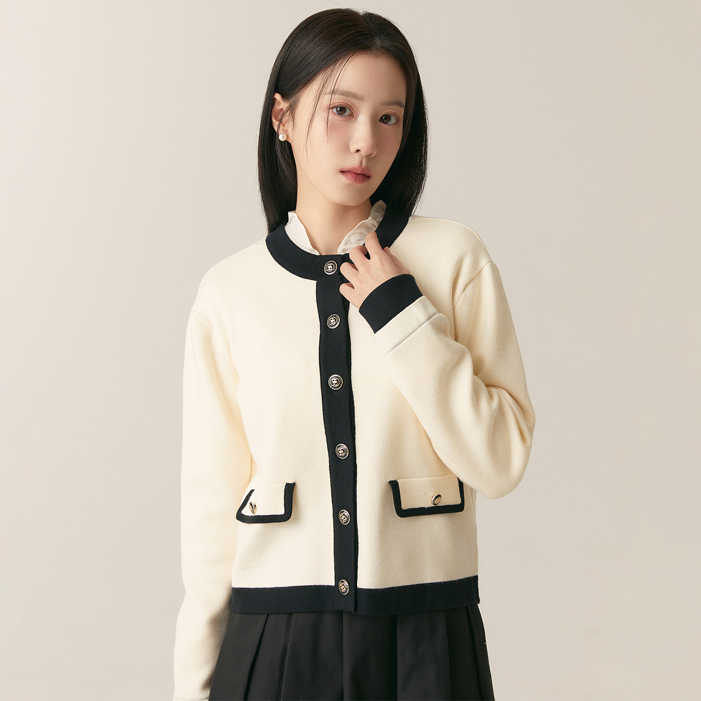 로엠 배색 자켓형 가디건 RMCKF11RT2 : roem