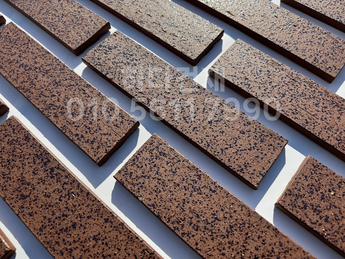 잉크 마블 점토타일 240x60x11T 브라운 / 하다건재