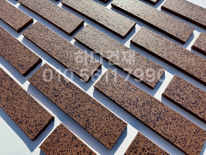 잉크 마블 점토타일 240x60x11T 브라운 / 하다건재