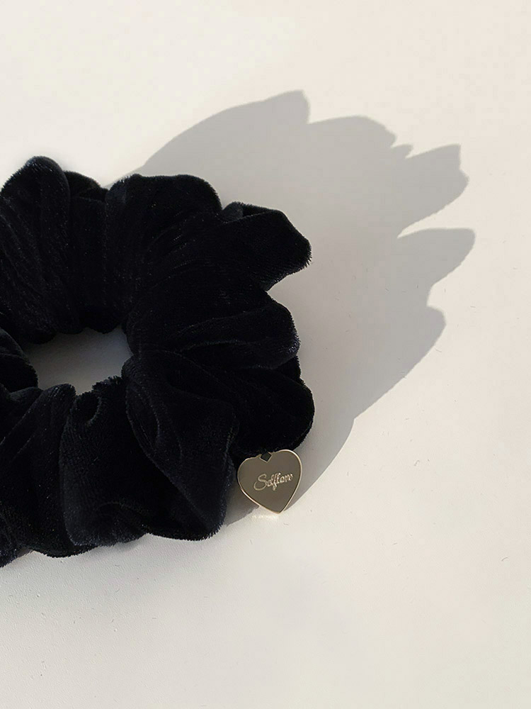 [자체제작] 벨벳 밀키웨이 스크런치 - 하트펜던트 여성 겨울 슈슈 미니곱창밴드