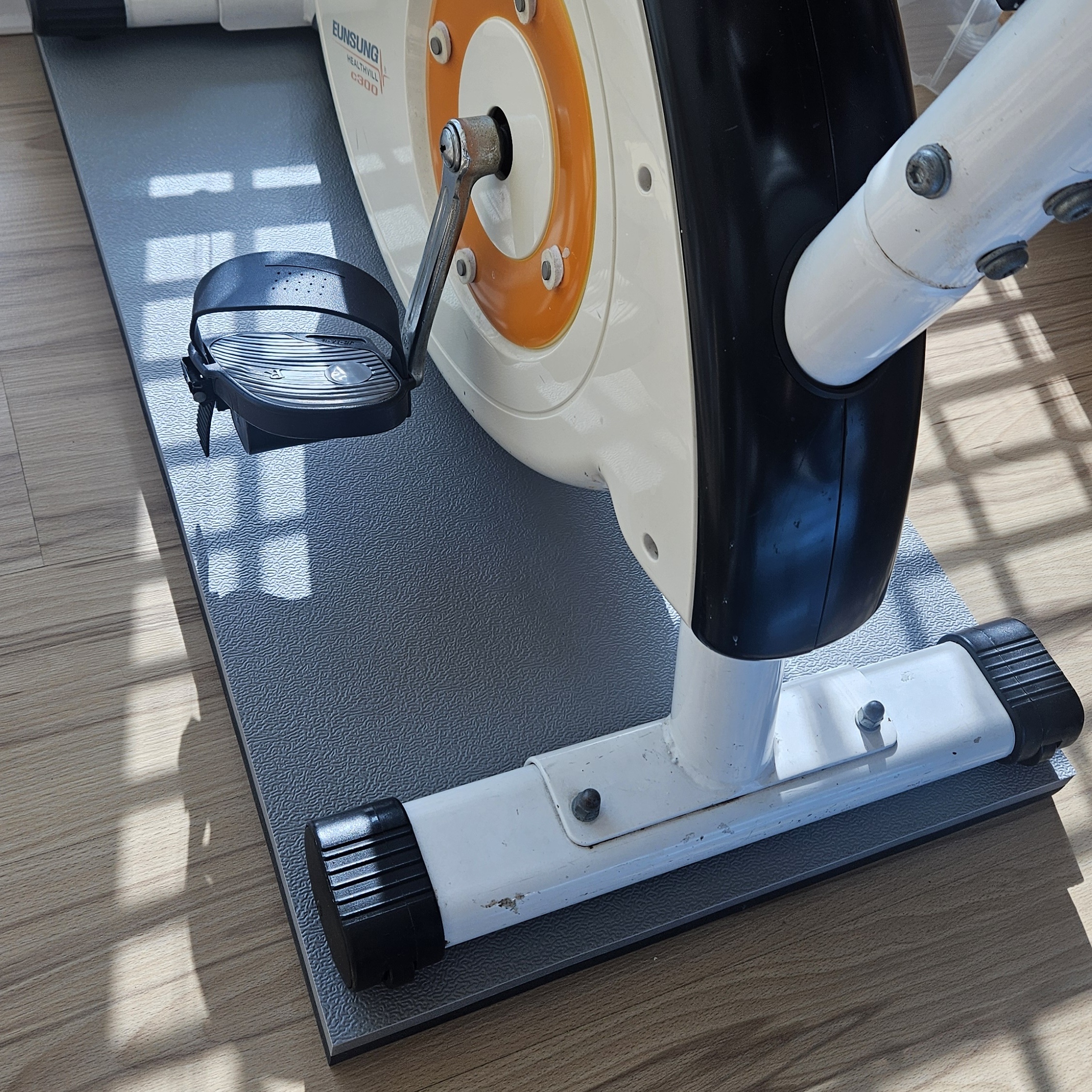 덕진스펀지 실내자전거 매트 2개 헬스 운동기구 충격흡수 소음 방진 런닝머신 500X250X25T - 상세 이미지 5