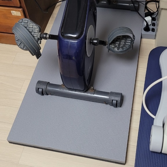 덕진스펀지 안마의자 실내자전거 매트 운동기구 충격흡수 층간진동 소음방지 런닝머신 방진 스탠다드 패드 상세 이미지 6